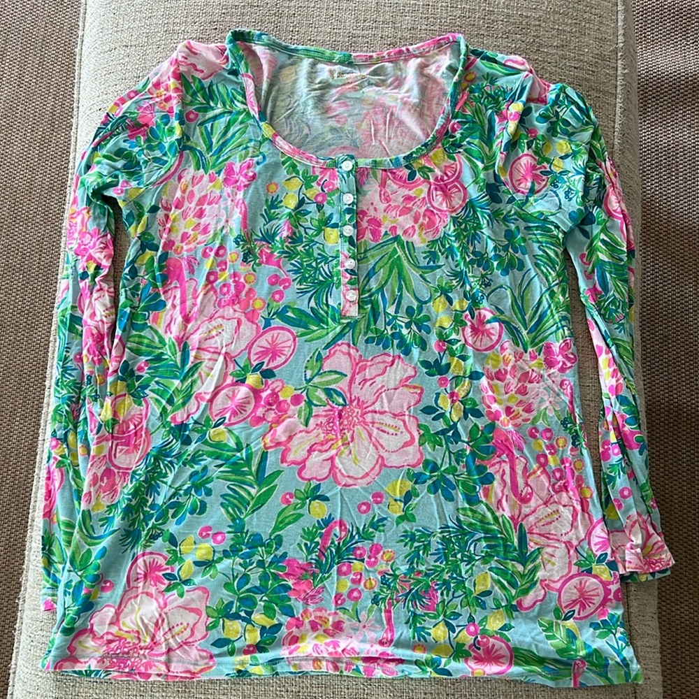 Lilly Pulitzer long sleeve size M comfy shirt